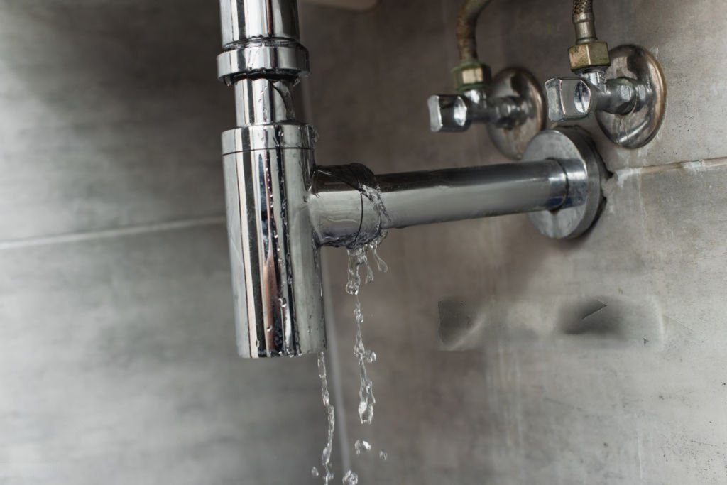 Reparación de una fuga de agua